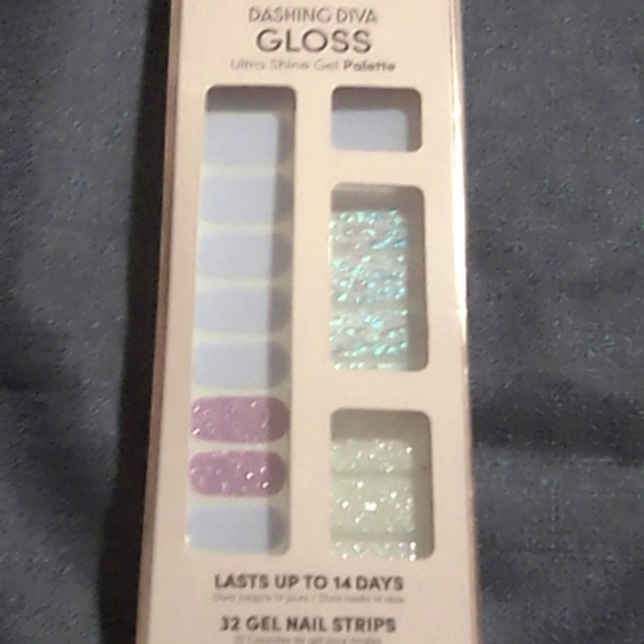 dashing diva Other - 32 nail strips dashing diva gloss ultra shine gel palette (2)